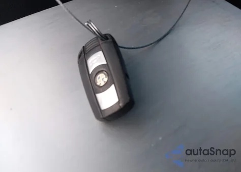 2011 BMW 328I xDrive z USA, uszkodzony, nr VIN WBAPK7C53BA463799